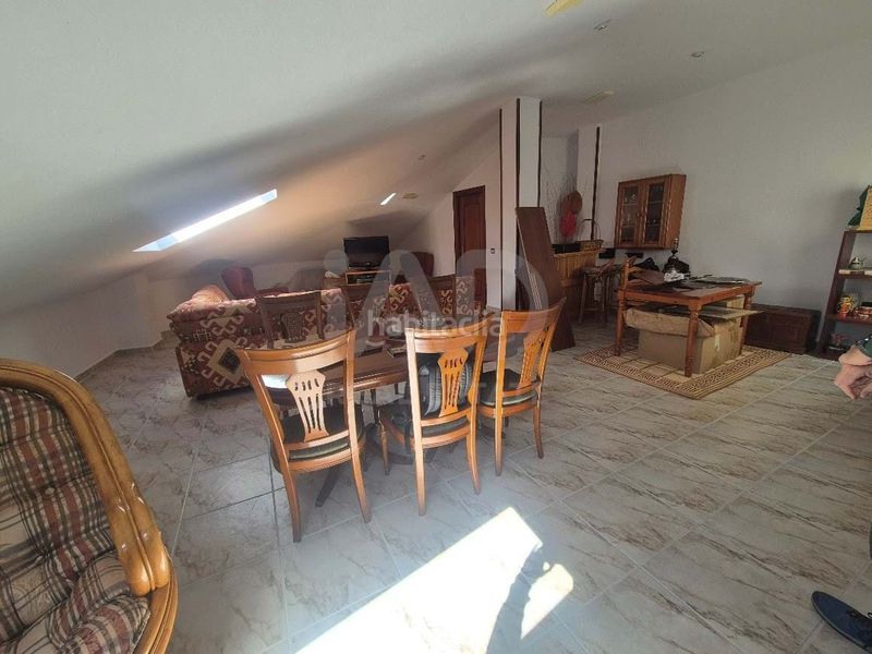 Foto 9ae0c40a-9831-46d8-8c54-b4e8f4b033a7. Edifici a Espino de la Orbada