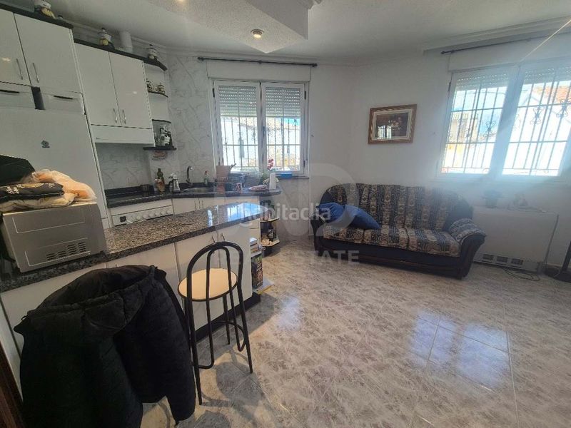 Foto eaaf8969-3217-4cab-b0ca-985584fa71df. Edifici a Espino de la Orbada