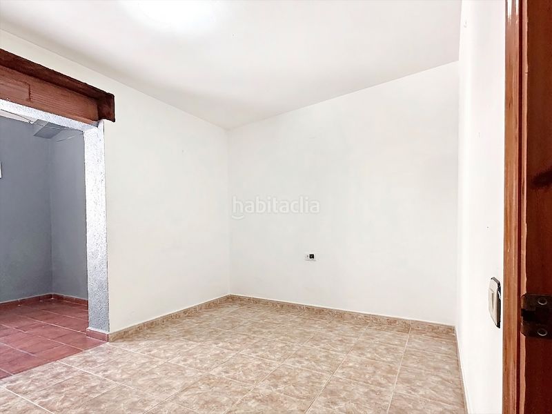 Foto 538f7863-93f3-451f-8654-ab5c12fd0627. Casa a carrer calaf a Roda de Barà