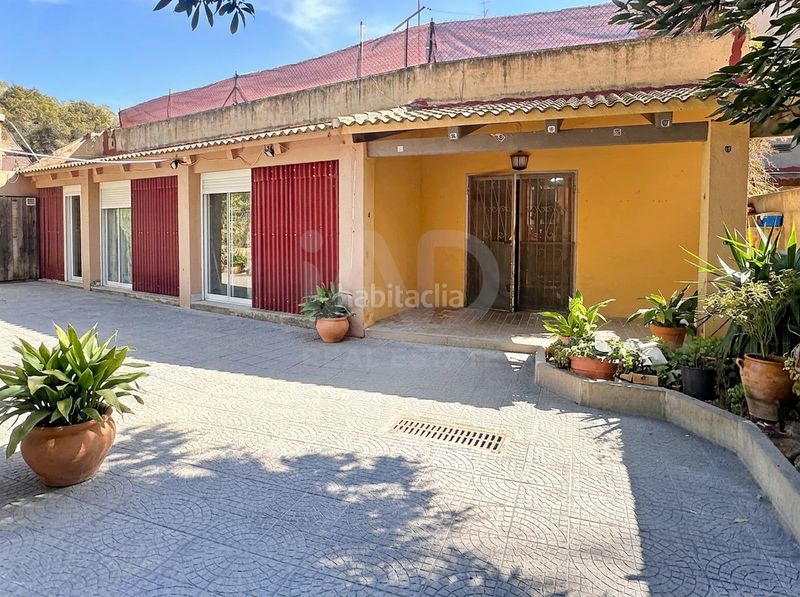 Foto a7ee4001-3f1a-4cc3-b372-c0bc0110afd2. Casa a carrer calaf a Roda de Barà
