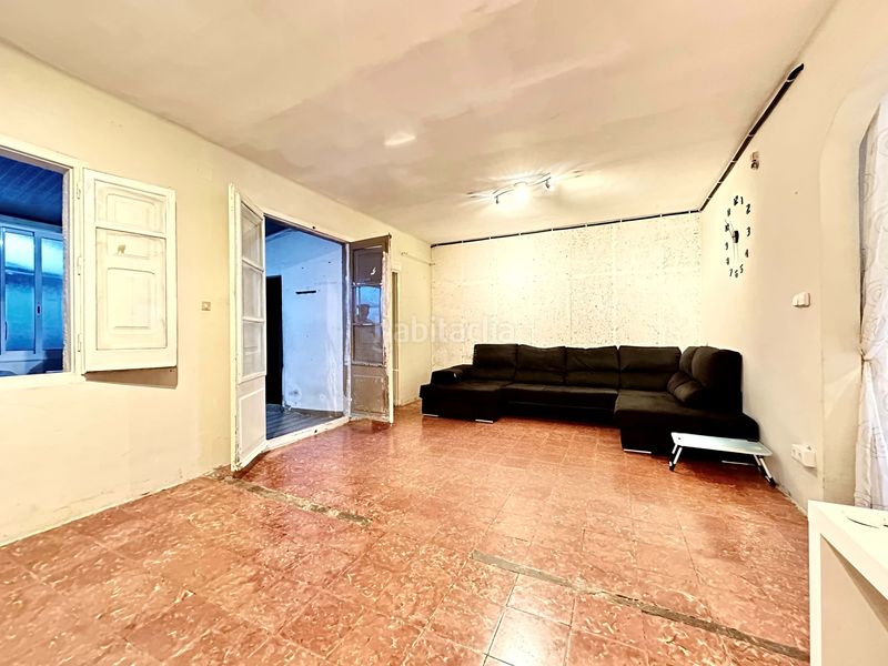 Foto 1a28cacd-5005-457c-ba2f-e72e6628065c. Casa aparellada amb calefacció a Cerdanyola Nord Mataró