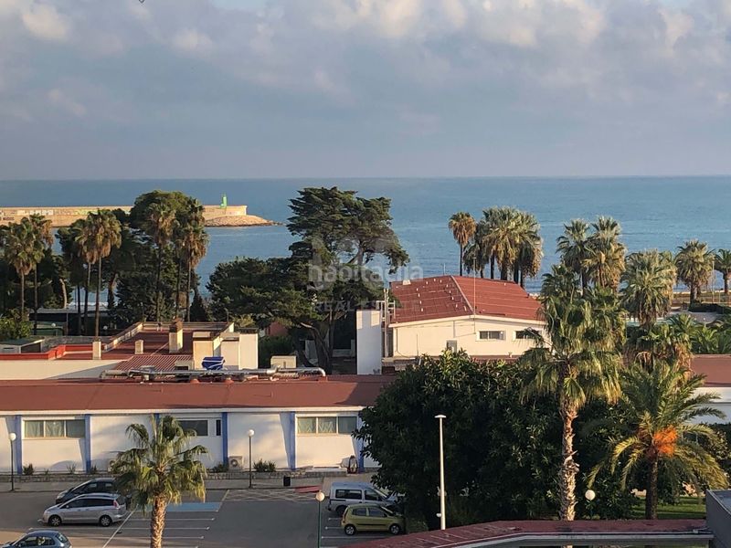 Foto 7e87c6fd-0652-49b7-86df-8a64bf38ab7e. Edifici a Papa Luna - Platja del Gurugú Benicarló