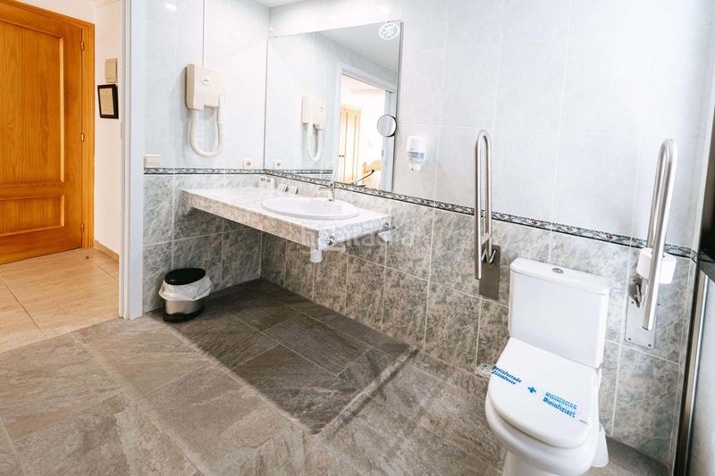 Foto e45b3571-2b20-4af8-8707-89a00423c224. Edifici a Papa Luna - Platja del Gurugú Benicarló