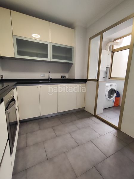Foto c898511d-6b12-4cba-82ba-a6d59c5d1c17. Piso en Puerta Blanca Málaga