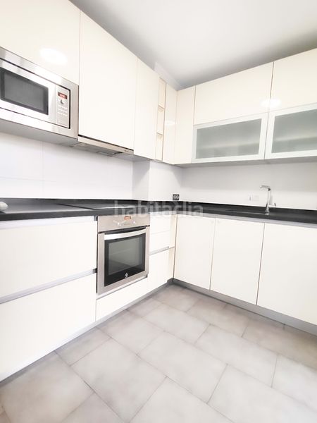 Foto ea738c9a-9465-4e12-b709-48f4f3147d43. Piso en Puerta Blanca Málaga