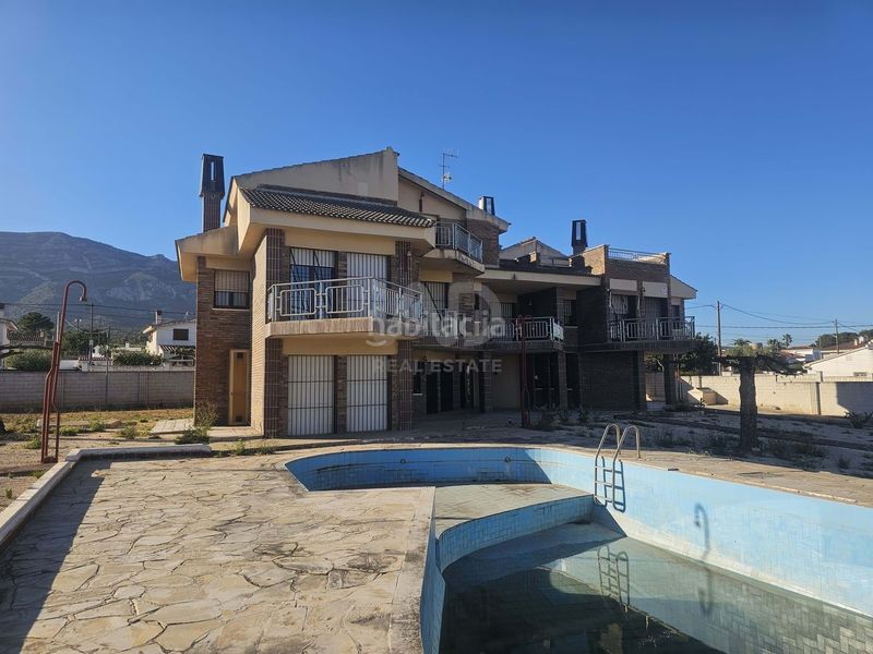 Foto 52c70b98-cc2b-4cdc-b5ee-c68e221b1020. Casa amb aparcament piscina a Alcanar