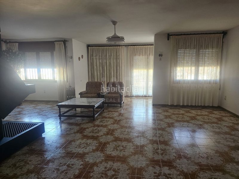 Foto 859700df-6399-42ce-91df-210a42c54520. Casa amb aparcament piscina a Alcanar