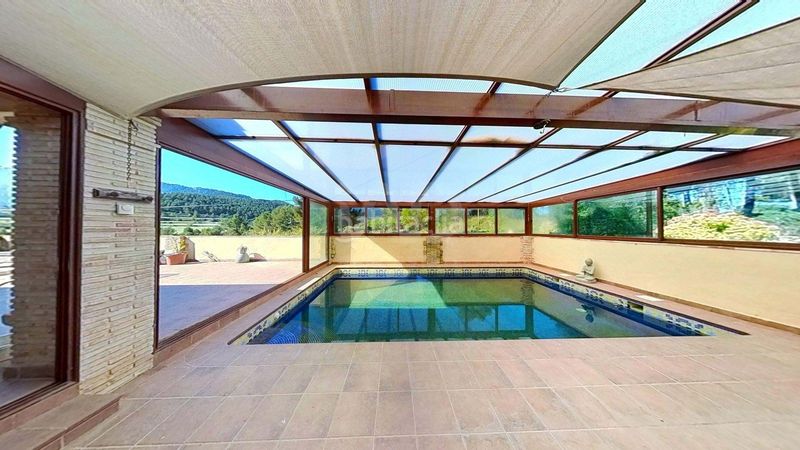 Foto ea36fa77-c1ef-458b-b37f-cd6f0dab0aa6. Masia amb aparcament piscina a Batoi Alcoi