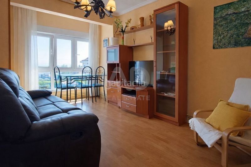 Foto 2f44cd6a-04a0-4f70-8843-5c0f27681aba. Pis amb calefacció a Los Castros Santander