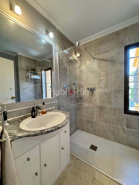 Foto 0715e135-1bbe-4f3c-875f-319a30a25fbb. Casa amb calefacció aparcament piscina a Pueblo Español-Coveta Fumá Campello (el)