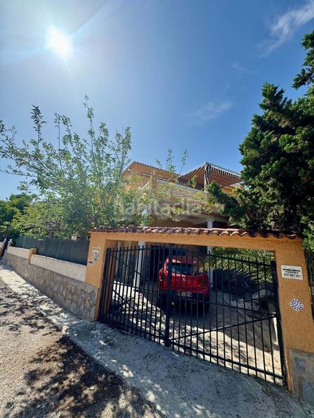 Foto ef583503-3834-4a2a-892d-ad53cf2462e1. Casa amb calefacció aparcament piscina a Pueblo Español-Coveta Fumá Campello (el)