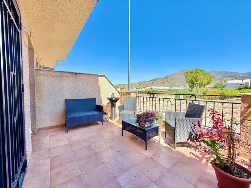 Foto 1f7d4d51-5209-49ed-b490-cc3eebec91c2. Casa amb aparcament a Blanca