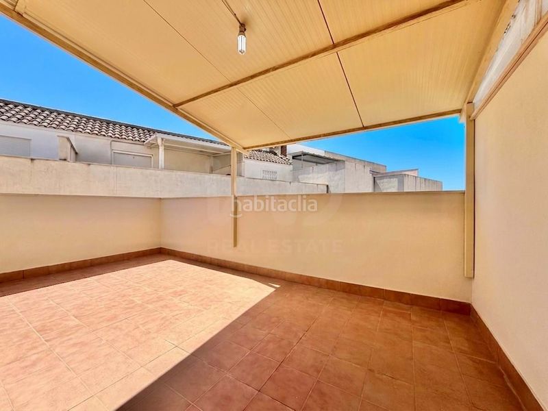 Foto cfa71961-8ad6-409a-8585-824a583f4541. Casa amb aparcament a Blanca