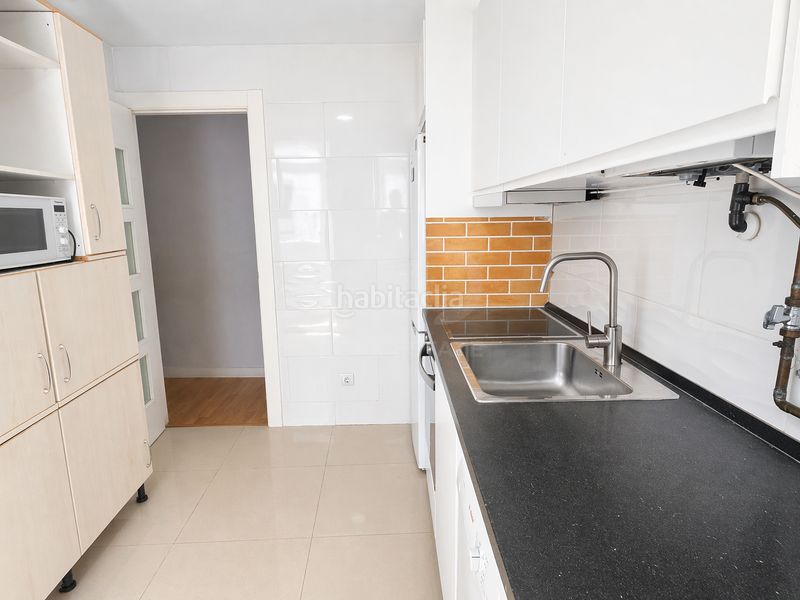 Foto d525fc2c-1503-443d-826f-9a010a2d3547. Pis amb calefacció a Numancia Madrid