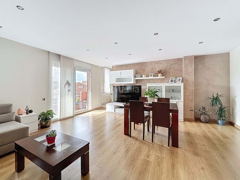 Foto 3de9d601-4d2a-4d0f-a4d4-230f9269fe43. Dúplex amb calefacció aparcament a Zona Nord Rubí