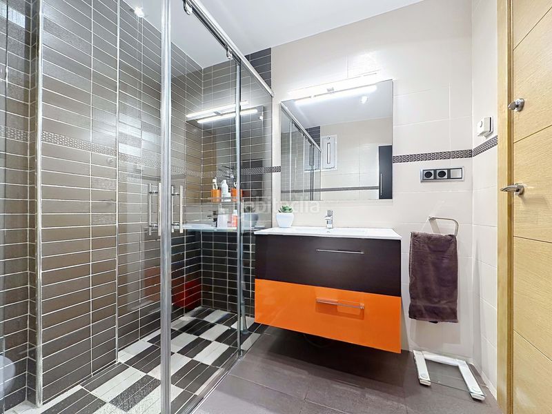 Foto 48ed10fb-82e9-4a03-8f26-a0cd30a9c881. Dúplex amb calefacció aparcament a Zona Nord Rubí