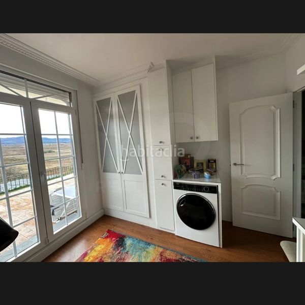 Foto a9d63139-b295-418c-ab95-83124fb7db60. Casa amb calefacció aparcament piscina a Huércanos