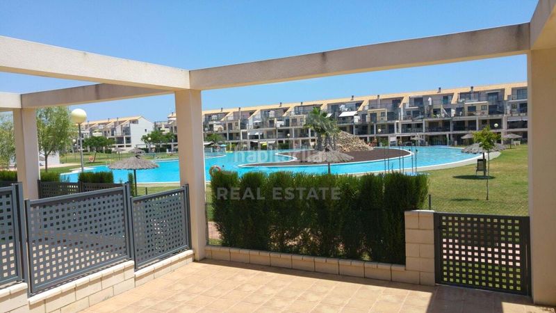 Foto 4d8b3cf9-56fd-442a-90c2-5e1ee8e454e8. Pis amb piscina a San Jorge