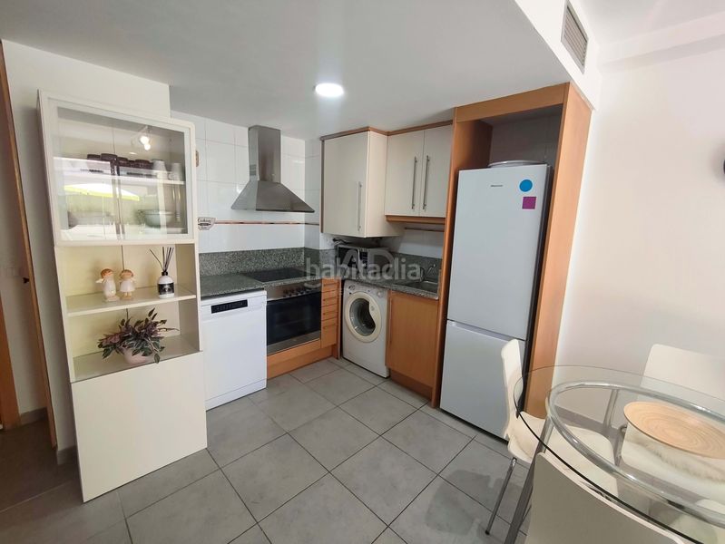 Foto b1e7a1fa-67ed-45e9-b5b3-43e40a26b215. Pis amb piscina a San Jorge