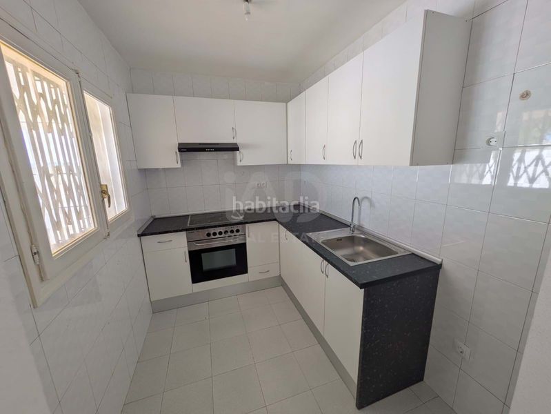 Foto 31443dad-3997-4cdb-a1c5-775fa35370f2. Casa amb calefacció aparcament a San Jorge