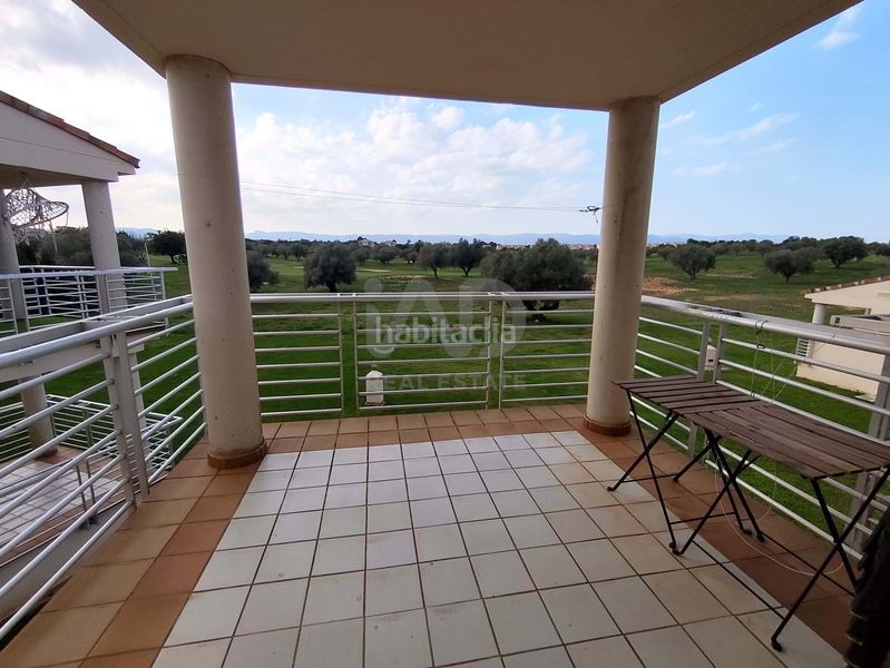 Foto b6512dd9-e90c-4268-83a8-e84b4aaf8bd1. Àtic amb piscina a San Jorge