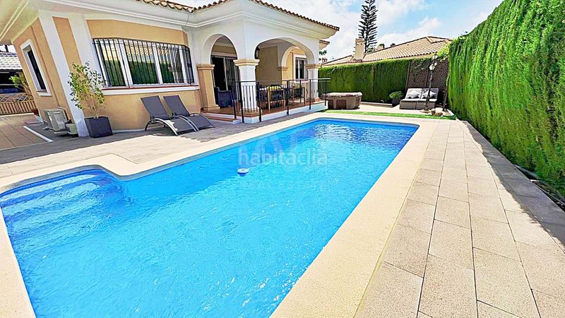 Foto 16907a6d-3b45-4a68-92e9-bcc7b05f5dc9. Xalet amb calefacció aparcament piscina a Bonalba-Cotoveta Mutxamel