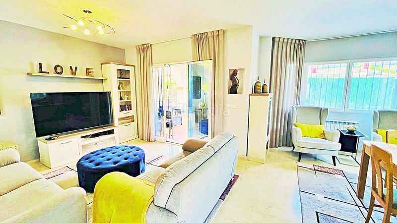 Foto 247e11e8-7e41-4bcd-aa83-bac68f5b3df1. Xalet amb calefacció aparcament piscina a Bonalba-Cotoveta Mutxamel