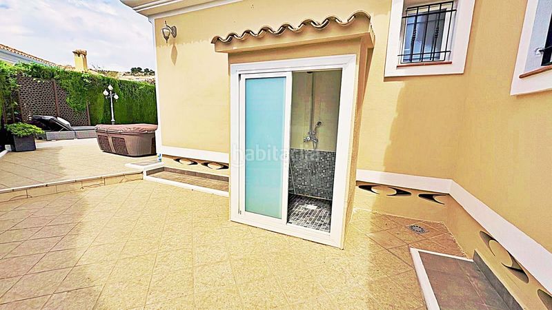 Foto 5e319abe-b297-4b24-a0e4-b1a8f98e0830. Xalet amb calefacció aparcament piscina a Bonalba-Cotoveta Mutxamel