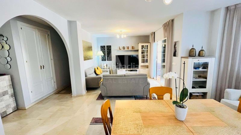 Foto 6ccdeeaa-b519-4047-b96a-d497e7dcae24. Xalet amb calefacció aparcament piscina a Bonalba-Cotoveta Mutxamel