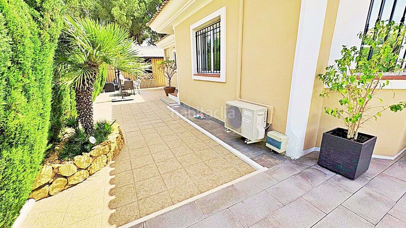 Foto 7dc81a3f-32fd-4731-9172-5276792c35e1. Xalet amb calefacció aparcament piscina a Bonalba-Cotoveta Mutxamel