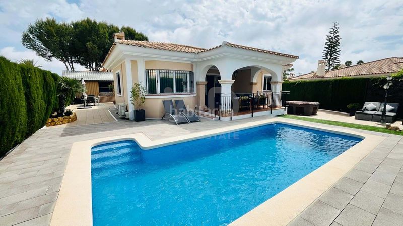 Foto cae985c1-f9ec-4a42-b885-106da3e20413. Xalet amb calefacció aparcament piscina a Bonalba-Cotoveta Mutxamel