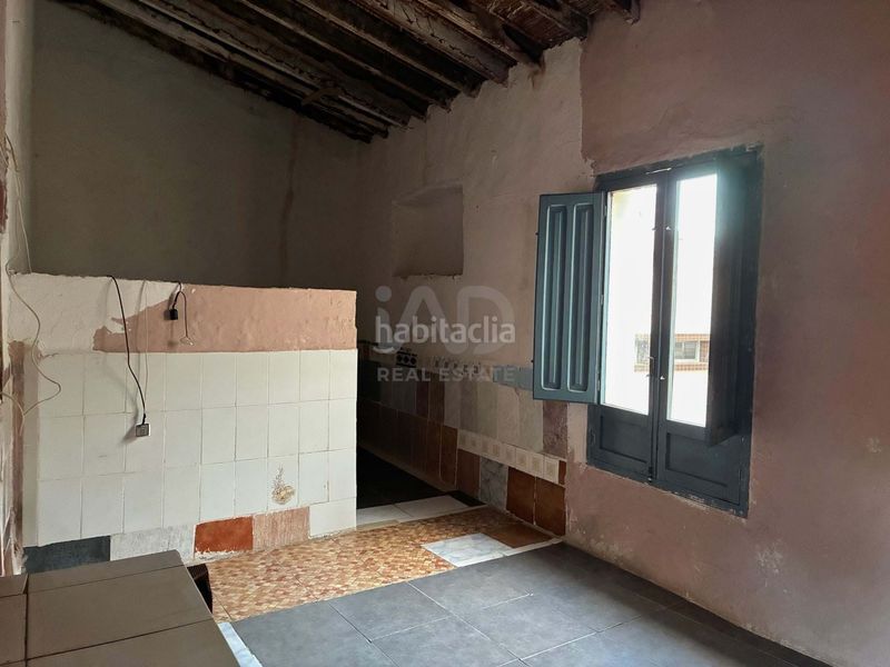 Foto f3c8a63e-32d2-41e7-88e3-dc4184af2d40. Edifici a Cox