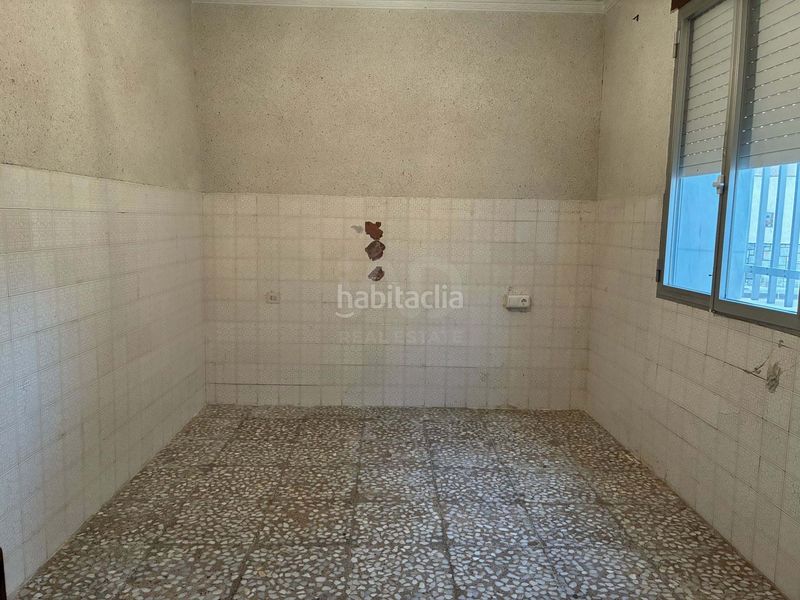 Foto fd66d89d-b871-4143-af9a-81d11302aa00. Edifici a Cox