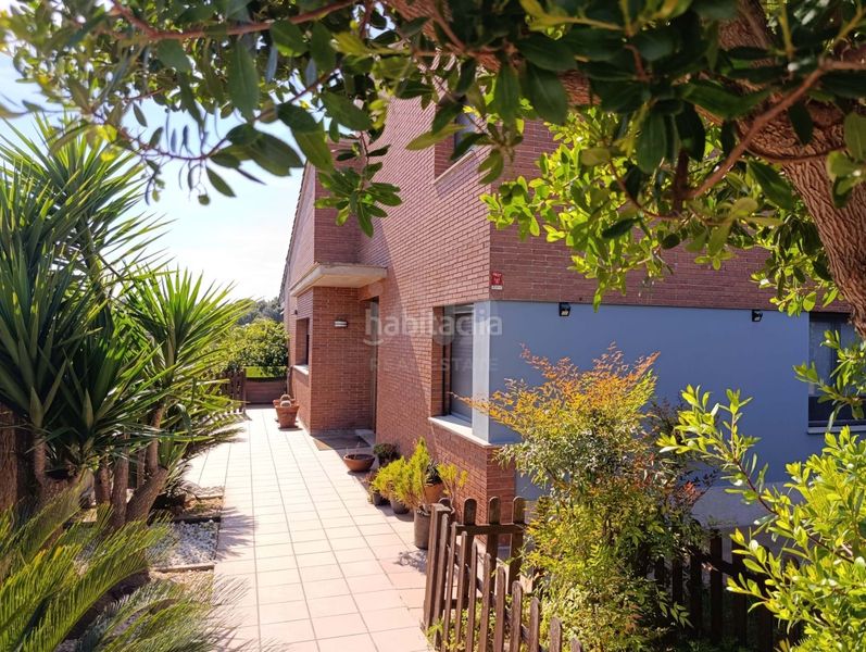 Foto 1c339fc5-929b-4afe-90eb-5851e7a489e9. Casa amb calefacció aparcament piscina a Caldes de Montbui