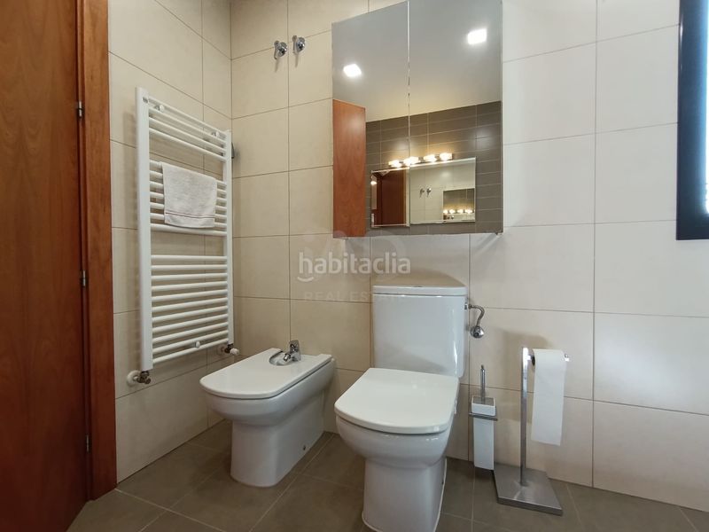 Foto 8df3dd0a-c47e-41c8-b941-dbb80d234d80. Casa amb calefacció aparcament piscina a Caldes de Montbui