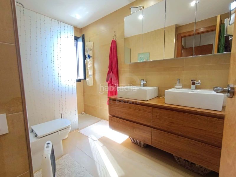 Foto eeaa5a0d-7751-4bf6-b0b0-1647a03c4dda. Casa amb calefacció aparcament piscina a Caldes de Montbui