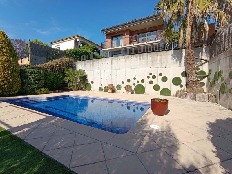 Foto f37d81c2-0539-4003-9a01-a4b55f6f5e6b. Casa amb calefacció aparcament piscina a Caldes de Montbui