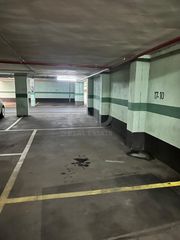 Aparcament cotxe a Acacias