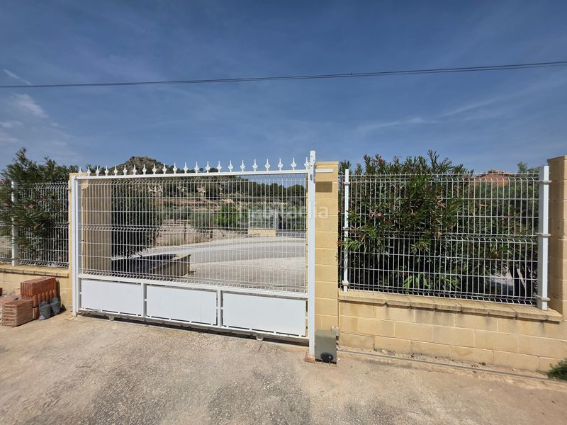 Foto b6fbe085-bb24-4b4a-9724-841b738bcf80. Casa amb calefacció aparcament piscina a Calasparra