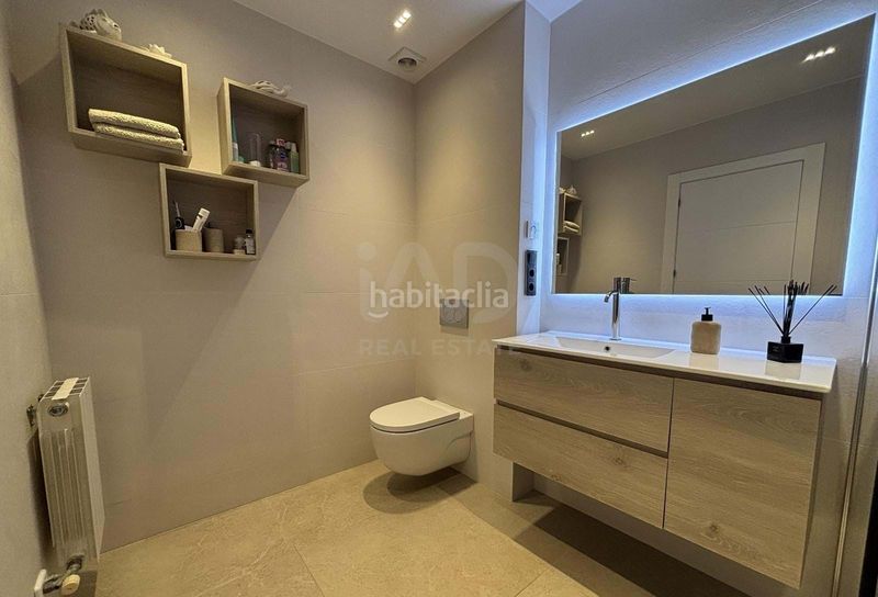 Foto 468d5439-dae5-4739-97ac-ed5bec294951. Casa amb aparcament piscina a Calella