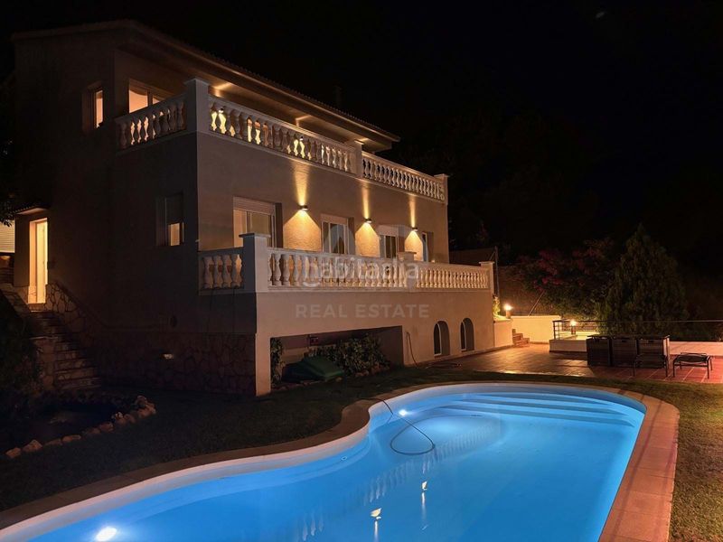 Foto a4f8d41f-3dd9-44d4-a4ba-760d0a1579eb. Casa amb aparcament piscina a Calella