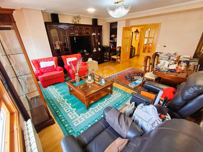 Foto c63e0318-3868-48b8-94ac-e20682396bac. Pis amb calefacció aparcament a Las Eras de Renueva León