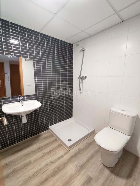 Foto 52788999-9ee0-46f0-b358-a498a73bd4b6. Pis amb piscina a San Jorge