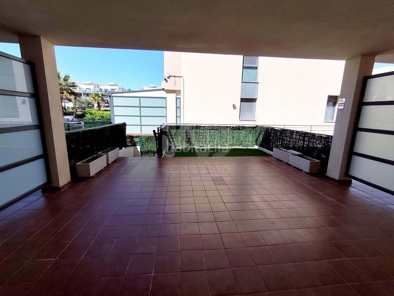 Foto a7fc9bd3-da19-44e0-9aad-ac7045095391. Pis amb piscina a San Jorge