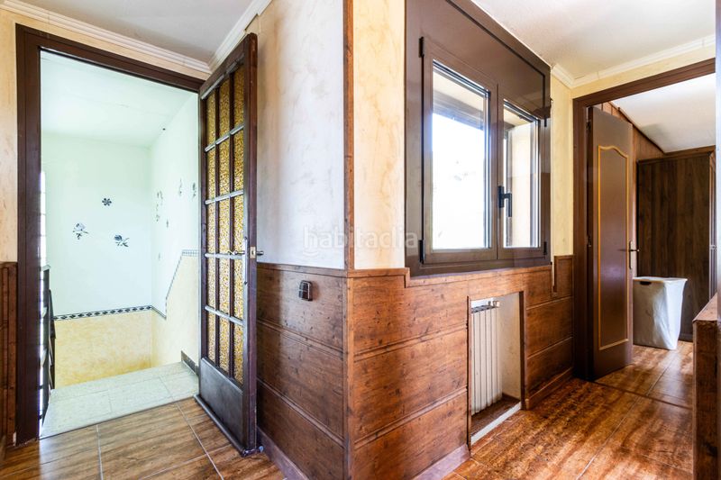 Foto 0814fe52-ae65-423b-8f1b-e3d2251cd1fb. Casa amb calefacció aparcament a Roca del Vallès (La)