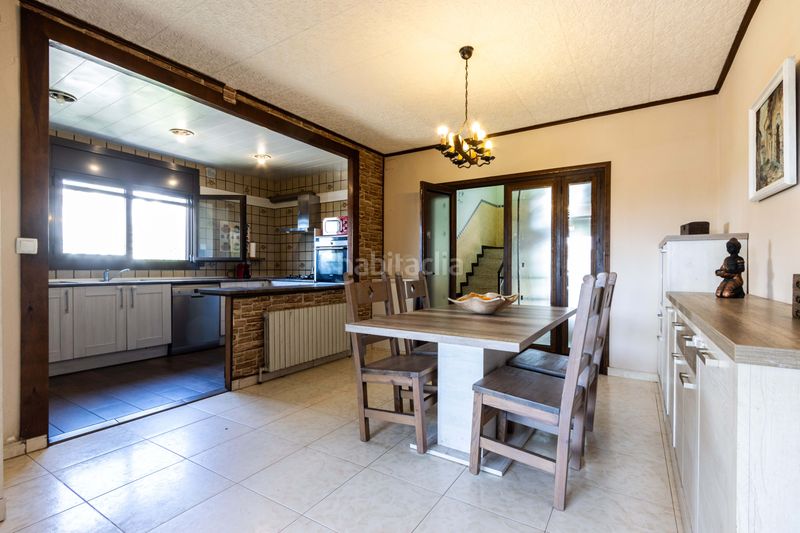 Foto 984c2f83-8387-41a7-915e-84ee10d84f73. Casa amb calefacció aparcament a Roca del Vallès (La)