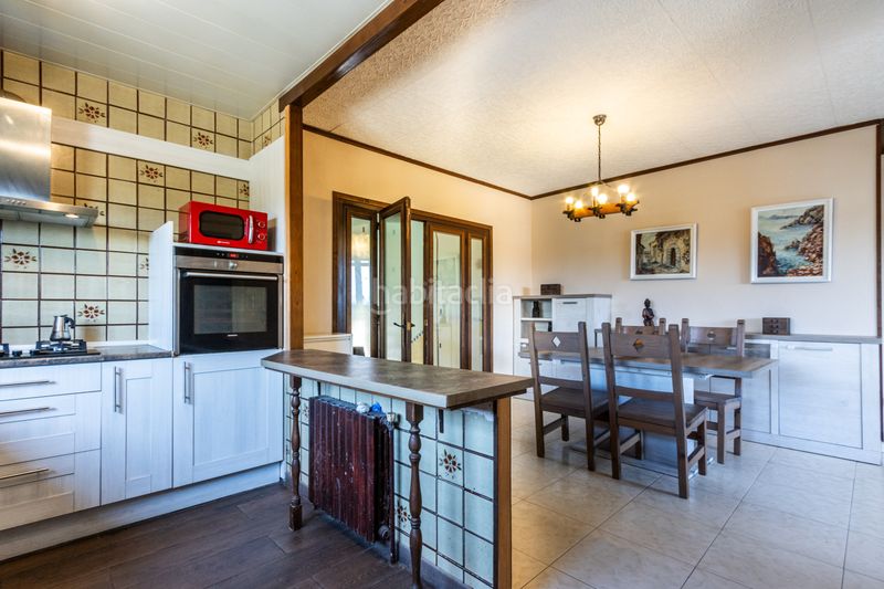 Foto cd110fdf-a8ca-4797-b8b3-fa5fabf7a546. Casa amb calefacció aparcament a Roca del Vallès (La)