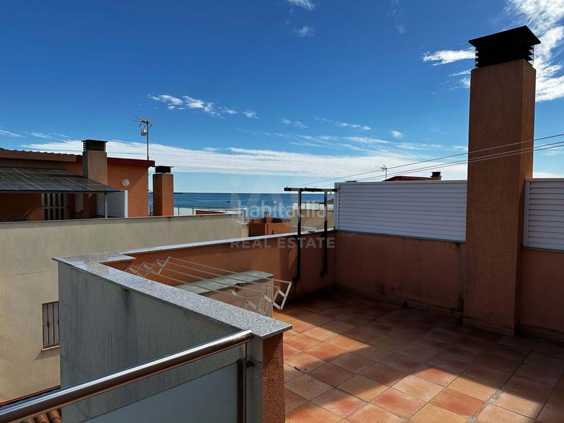 Foto 2d114c3b-4d4a-4ad5-a1e8-7ca7cb2bc635. Casa amb aparcament piscina a Playa Burriana