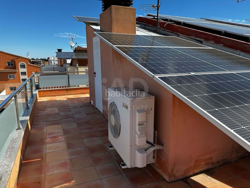 Foto e7bbbb6a-5d39-4ac2-b9c4-ac5c4a2577b0. Casa amb aparcament piscina a Playa Burriana