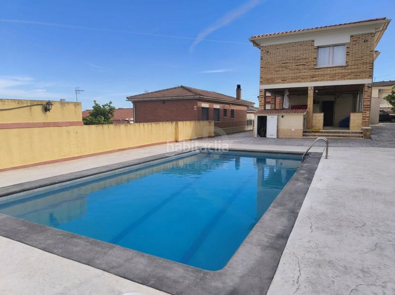 Foto 0ca554e5-85bf-4db0-866e-ea5609673186. Casa amb calefacció aparcament piscina a Nou Vendrell Vendrell (El)